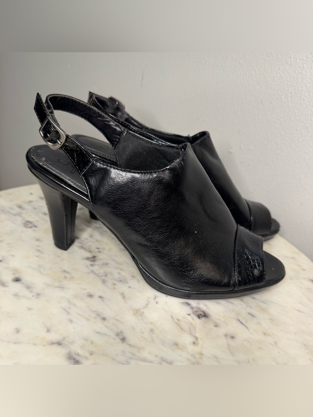 Life Stride Soft System Black Booties
Size 8.5 M Vegan Leather